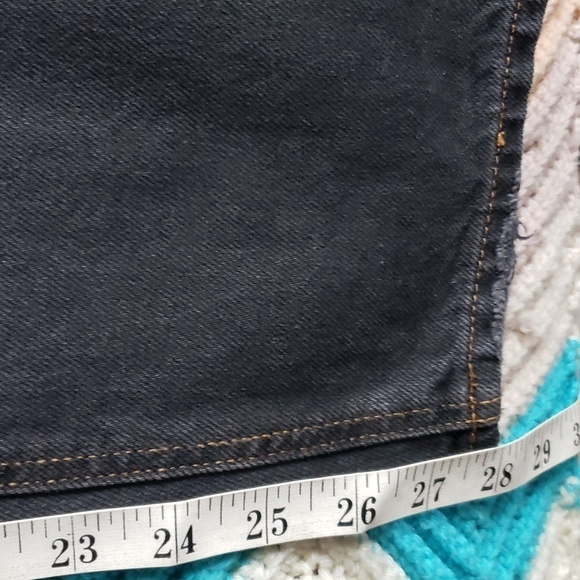 ASOS DESIGN classic rigid jeans in washed black with abrasions w 30" L 32" - Picture 6 of 13